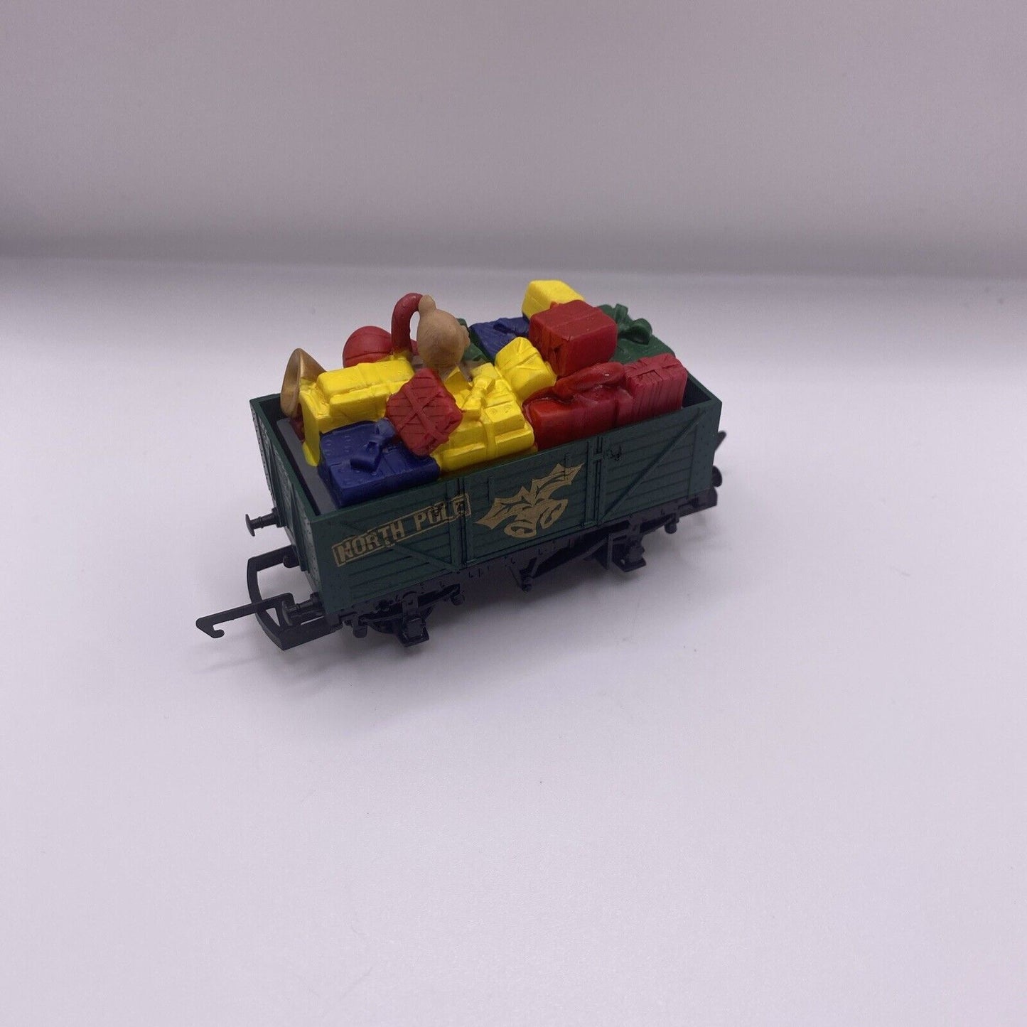 HORNBY NORTH POLE GIFT WAGON FOR SANTA EXPRESS