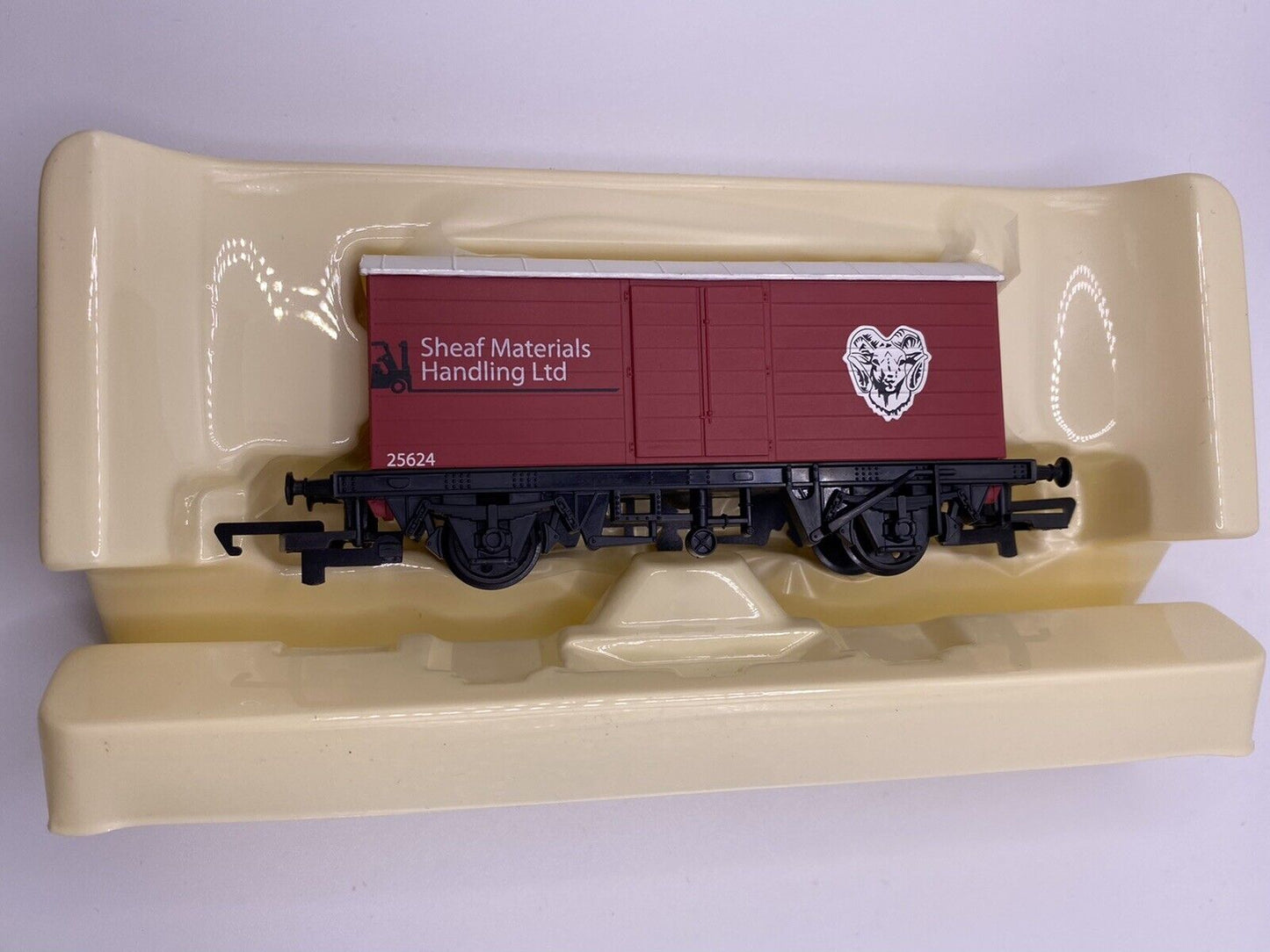 HORNBY Sheaf Materials Ltd' LWB Box Van 25624 R6474