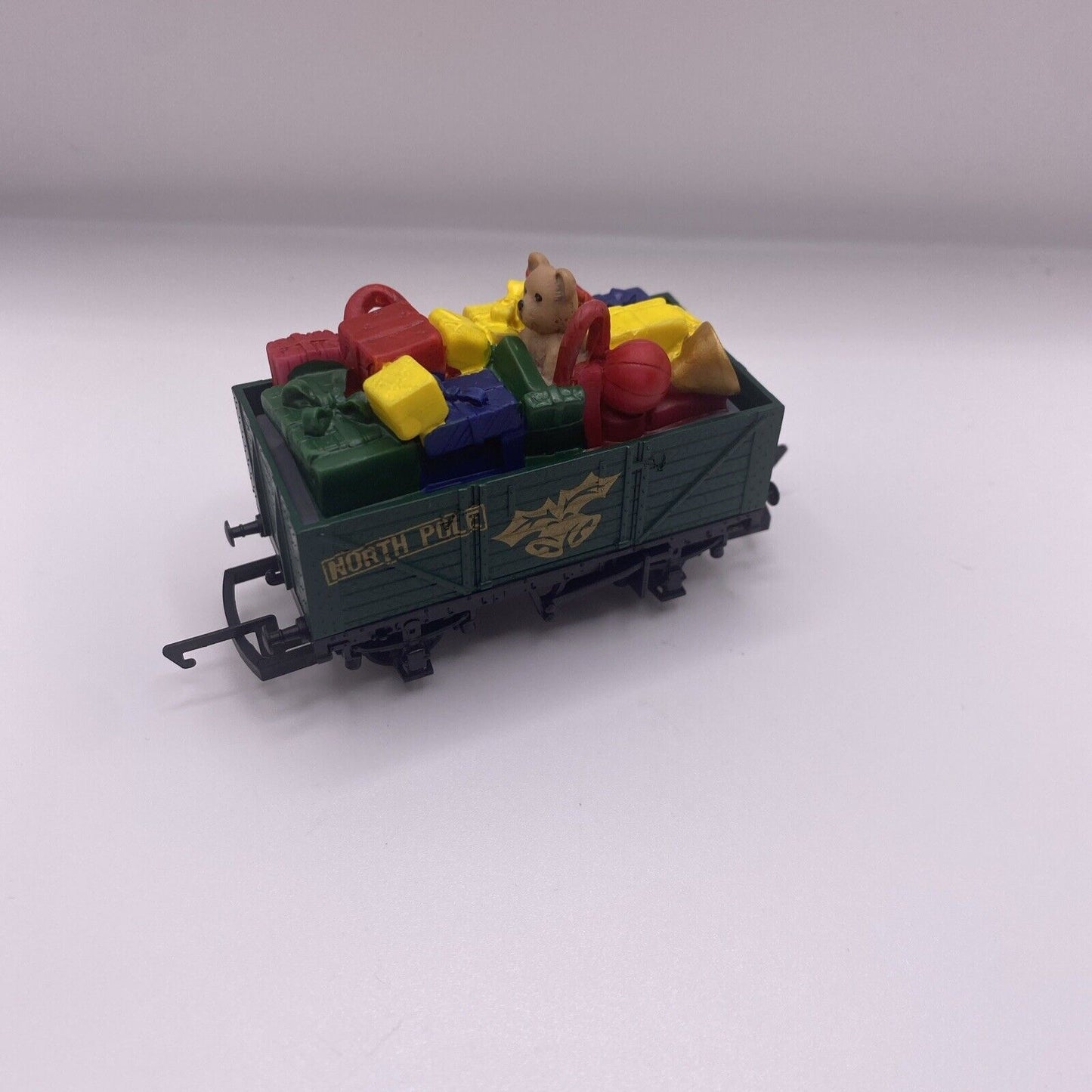 HORNBY NORTH POLE GIFT WAGON FOR SANTA EXPRESS