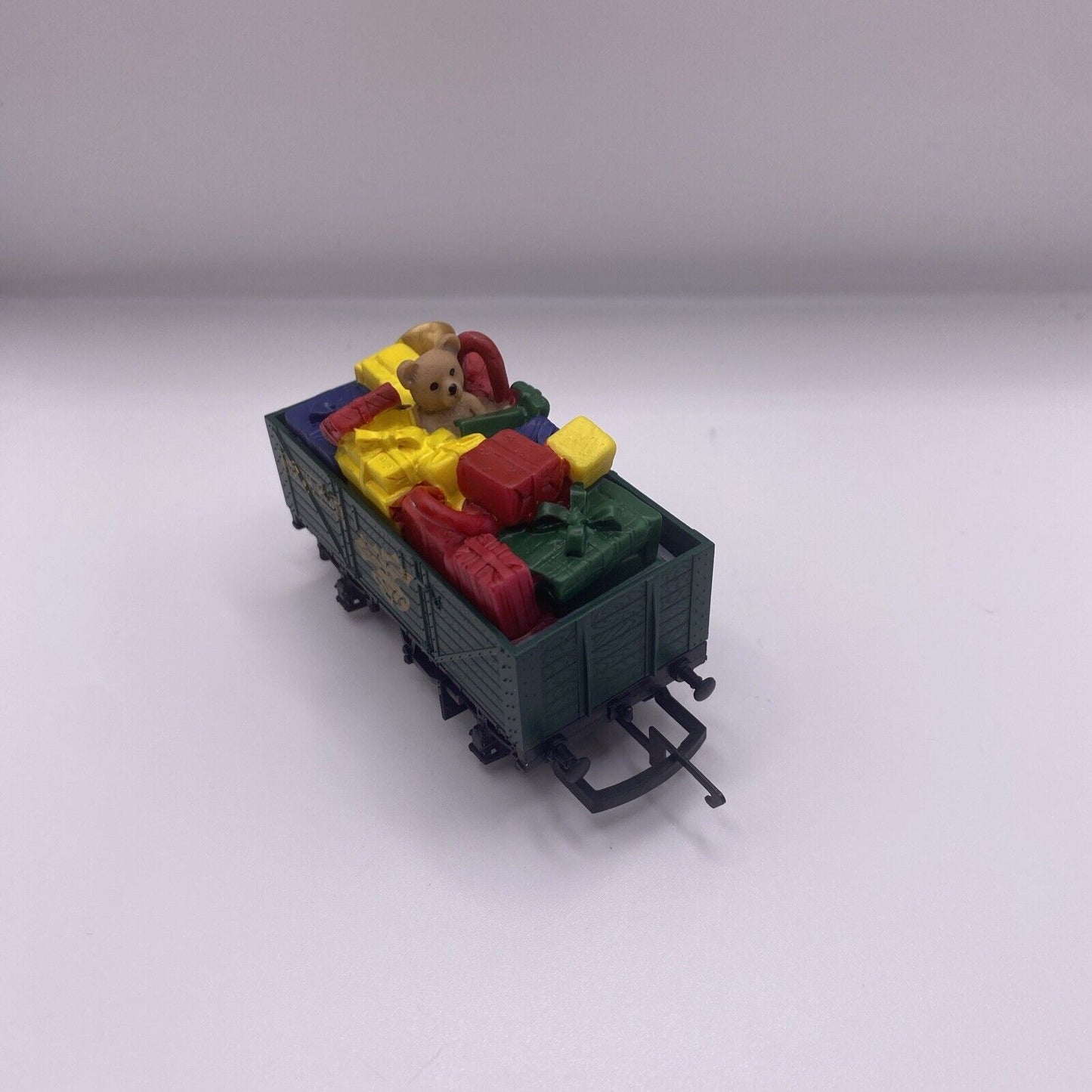HORNBY NORTH POLE GIFT WAGON FOR SANTA EXPRESS