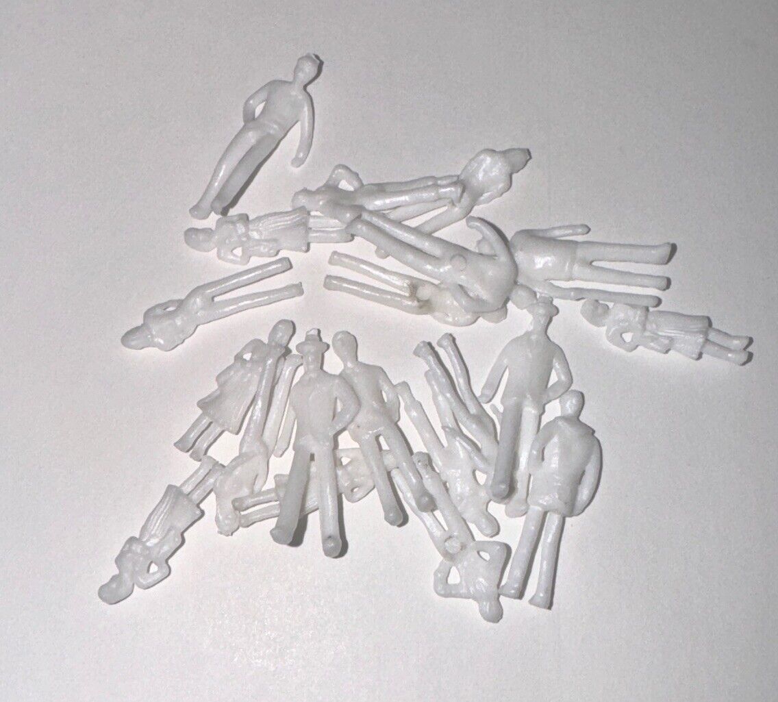 Unpainted OO Gauge People - Standing