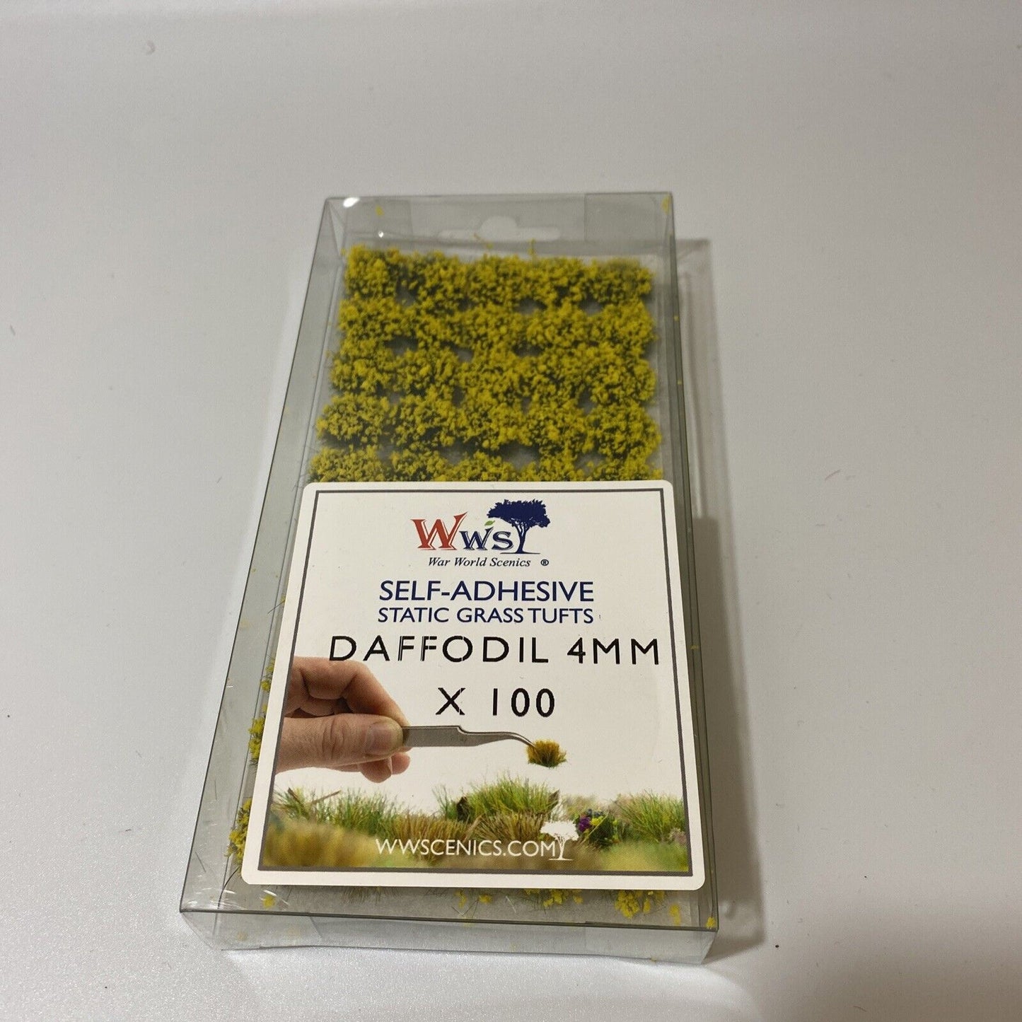 WAR WORLD SCENICS Self-Adhesive Static Grass Tufts Daffodil 4mm x 100 SGTDAF4