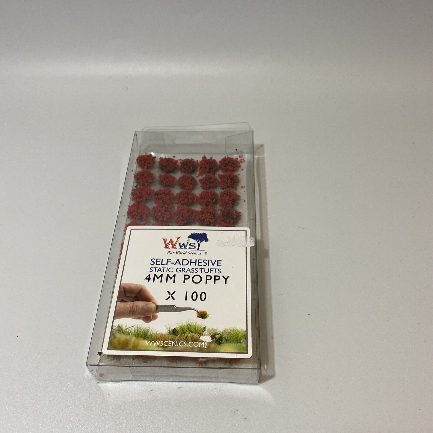 WAR WORLD SCENICS Self-Adhesive Static Grass Tufts Poppy 4mm x 100 SGTPOP4