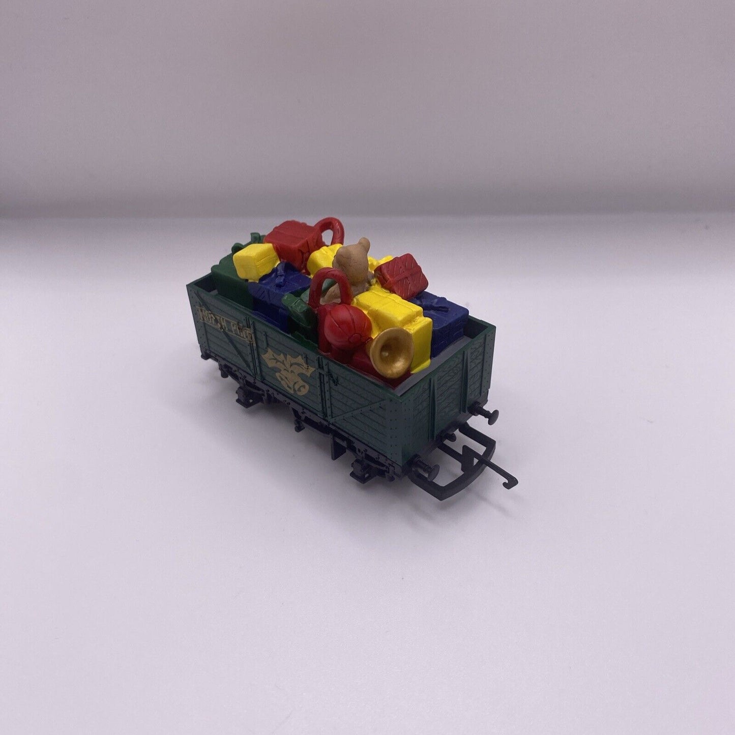 HORNBY NORTH POLE GIFT WAGON FOR SANTA EXPRESS