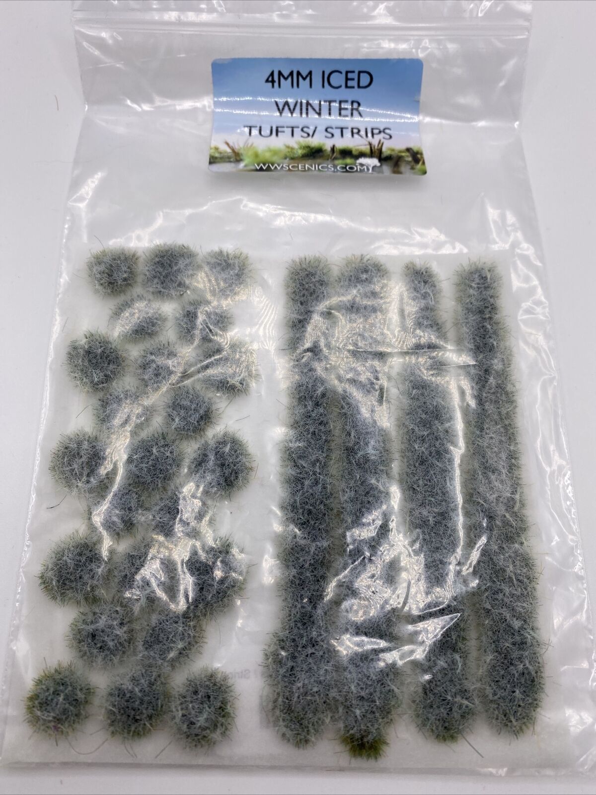 WAR WORLD SCENICS 4mm Iced Winter Tufts / Strips TS4IW