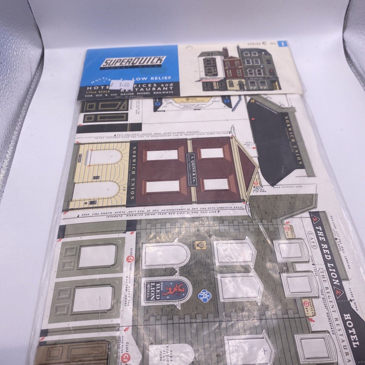 SUPERQUICK Hotels, Offices and Restaurant (Kit) (Low Relief) C1