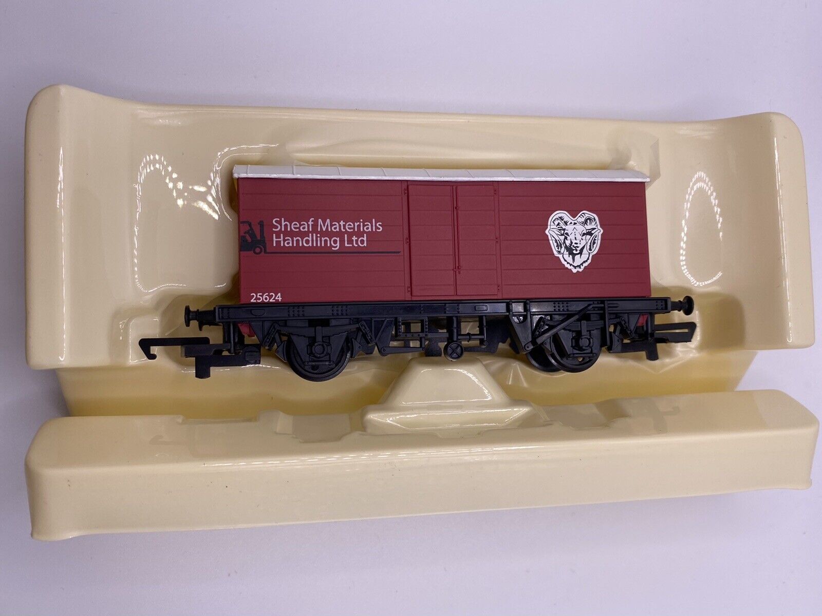 HORNBY Sheaf Materials Ltd' LWB Box Van 25624 R6474